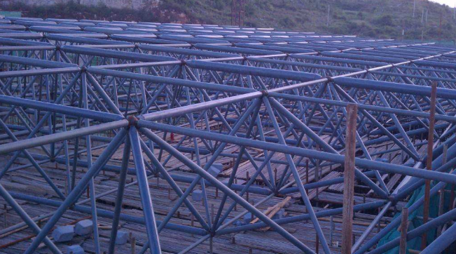 邹城概述网架加工中对钢材的质量的过细恳求